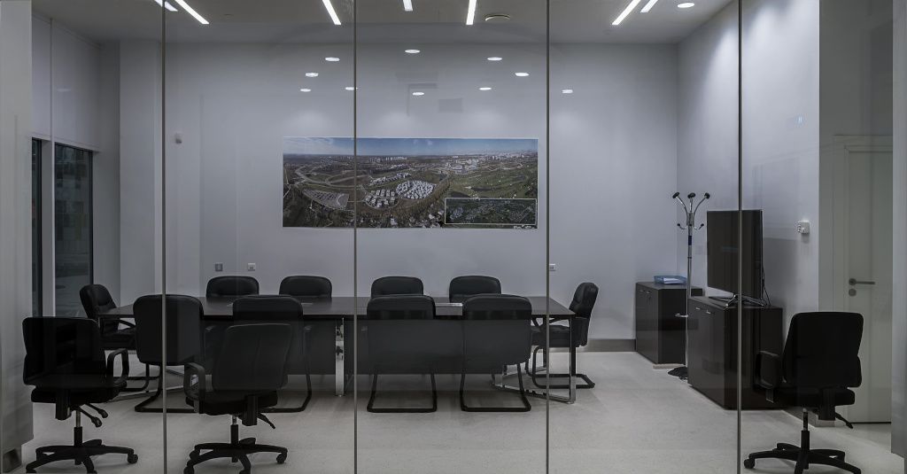 glass partition wall into meeting room